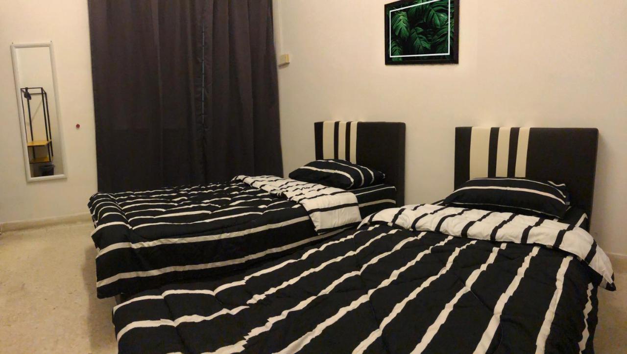 Panda Homestay เซเรมบัน ภายนอก รูปภาพ
