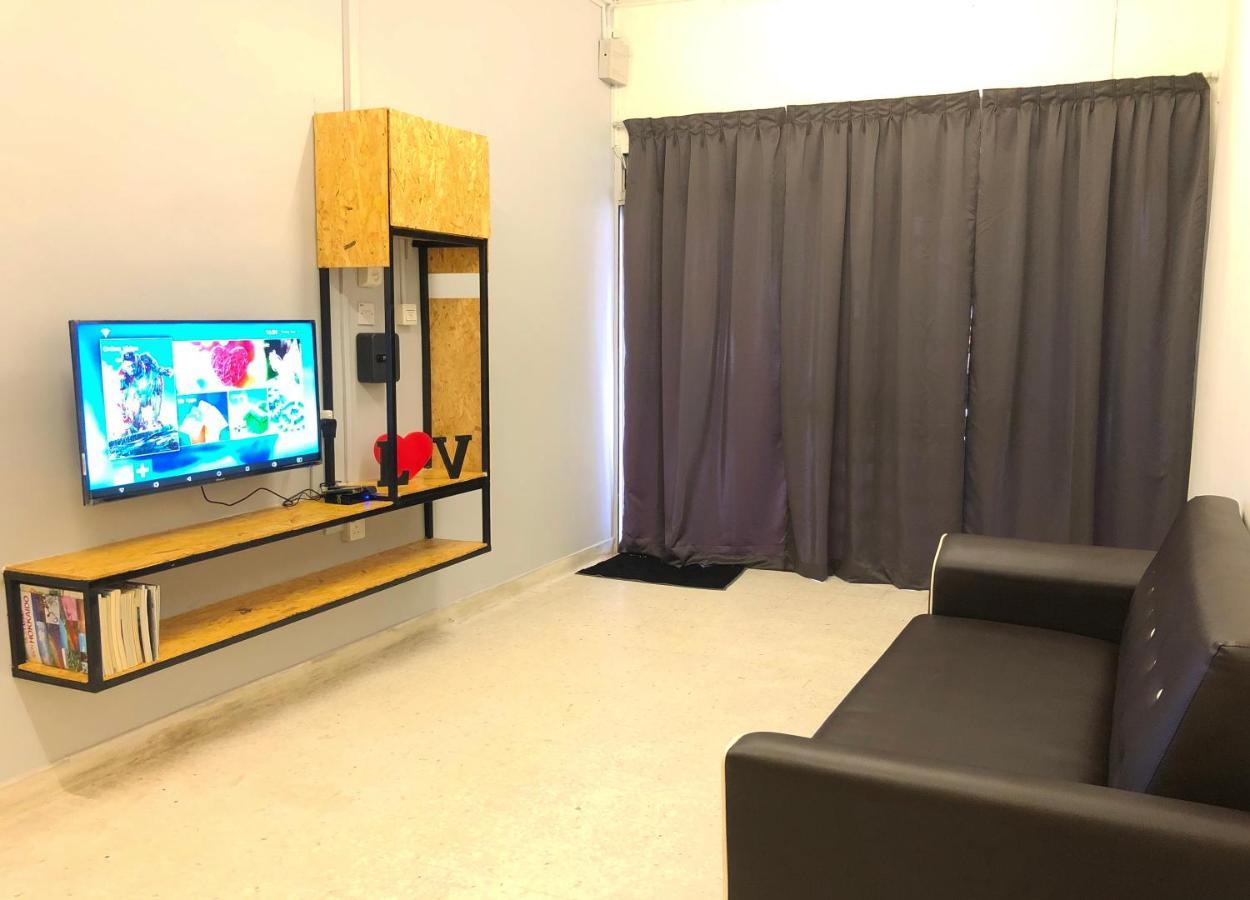 Panda Homestay เซเรมบัน ภายนอก รูปภาพ